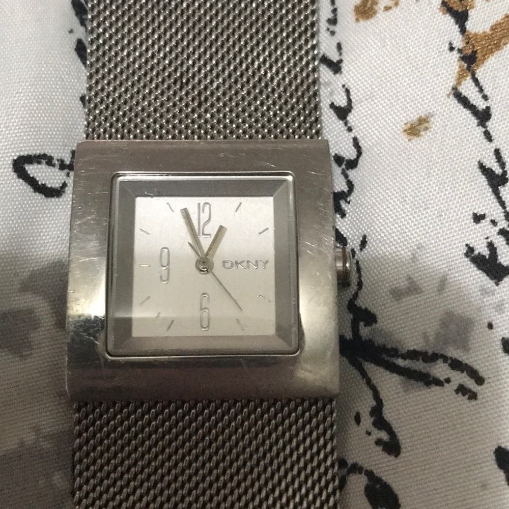 Dkny Watch Silver Solid Stainless Watch. - image 8